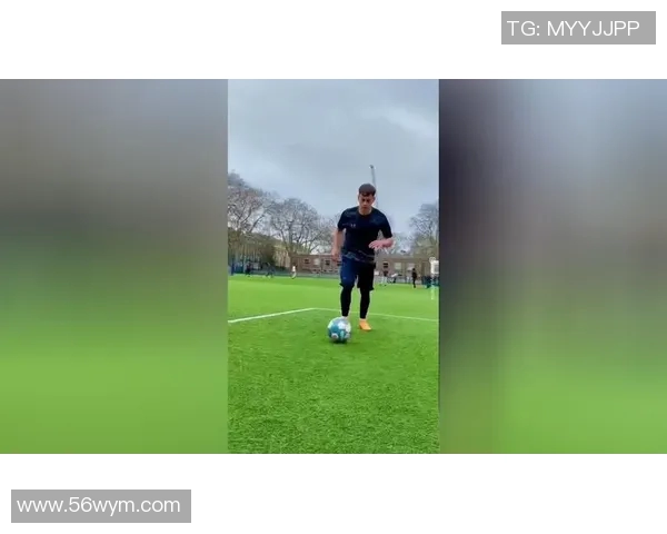 足球明星魅力四射的经典瞬间图片集锦，尽显他们的风采与激情